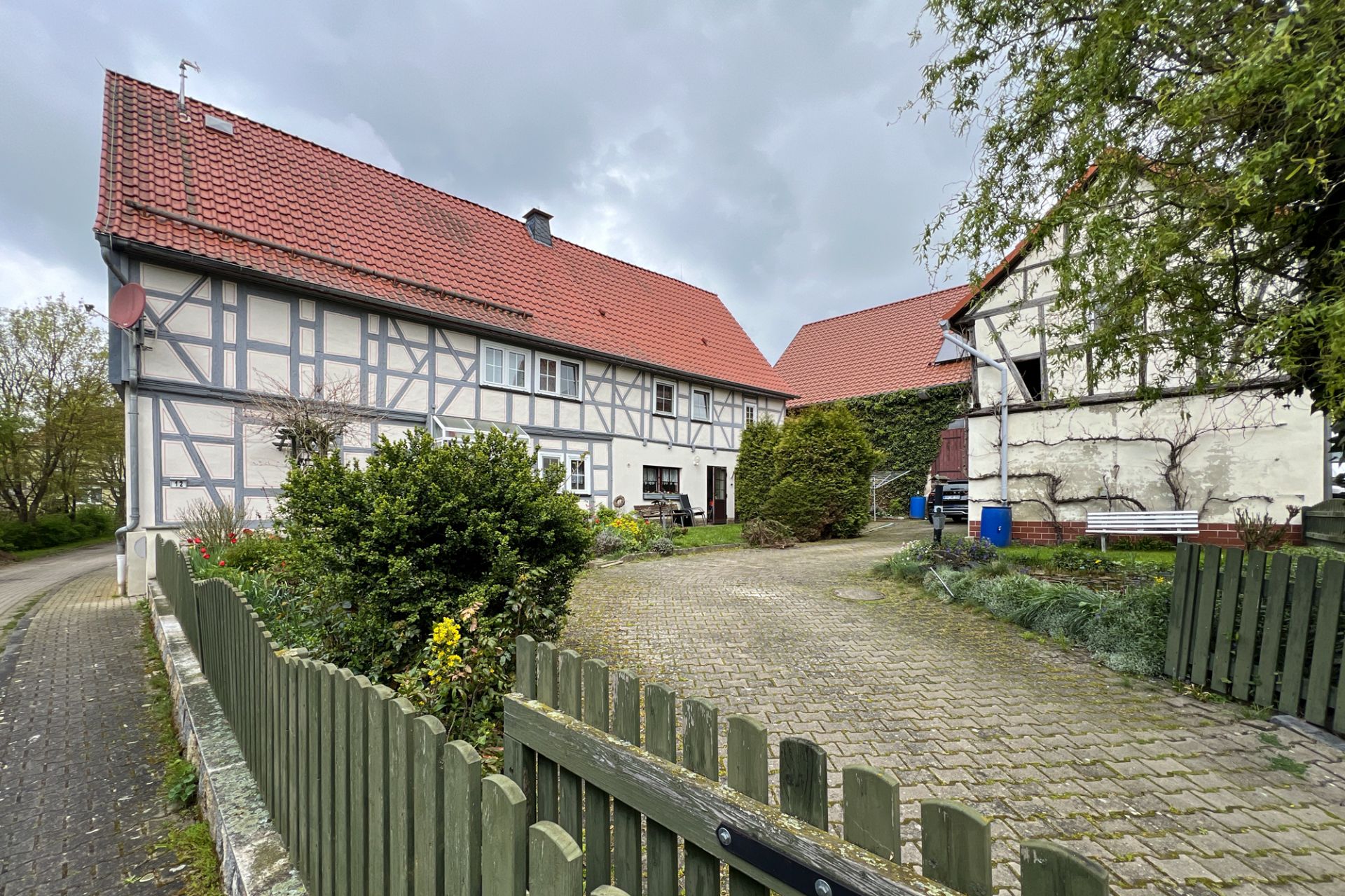 Umbau Fachwerkhaus Dreiseitenhof in Niederspier Thüringen, Architekt Michael Flagmeyer