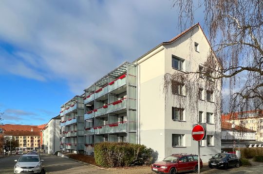 Architekt Flagmeyer: Farbkonzept für ein Mehrfamilienhaus (Plattenbau) in der Weberstraße Nordhausen