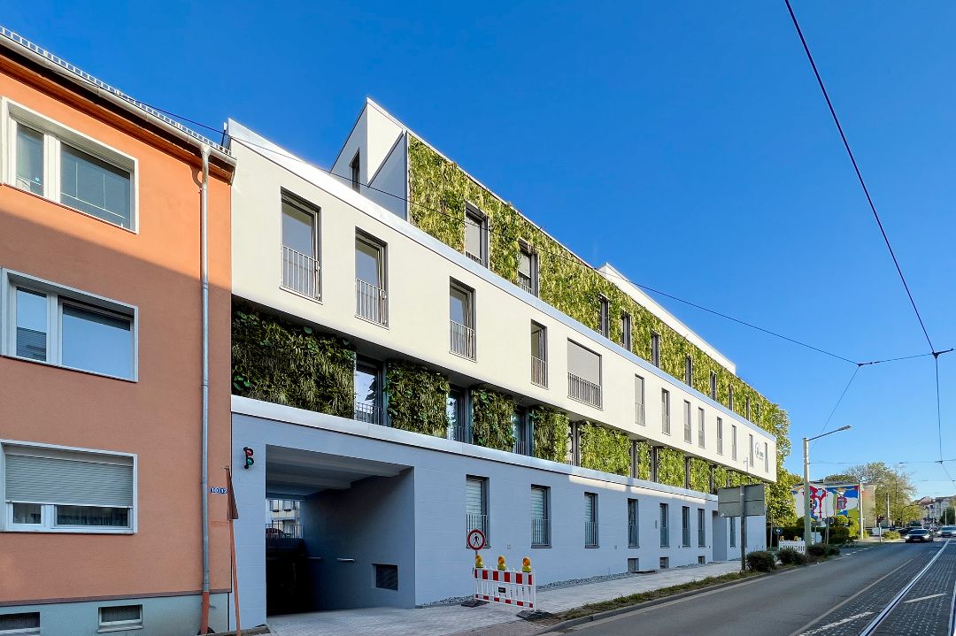 Mehrfamilienhaus mit begrünter Fassade WBGREEN ONE WBG Südharz Nordhausen, Architekt Michael Flagmeyer
