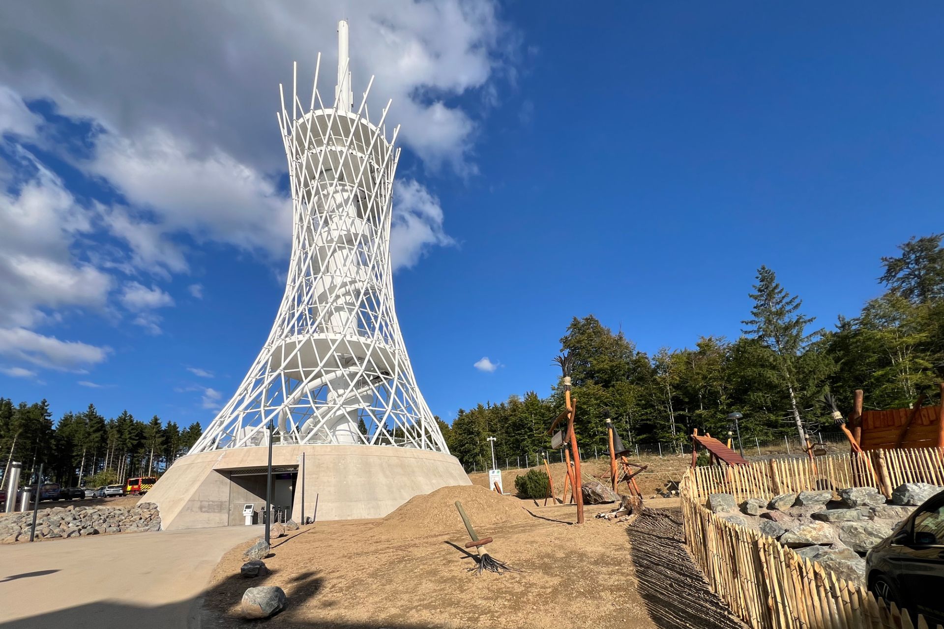 Neubau Harzer Hexenreich Turm mit Funktionsgebäude in Rothesütte