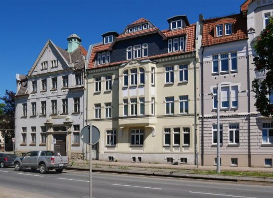 Architekt Flagmeyer: Modernisierung und Umnutzung Mehrfamilienhaus in der Grimmelallee Nordhausen