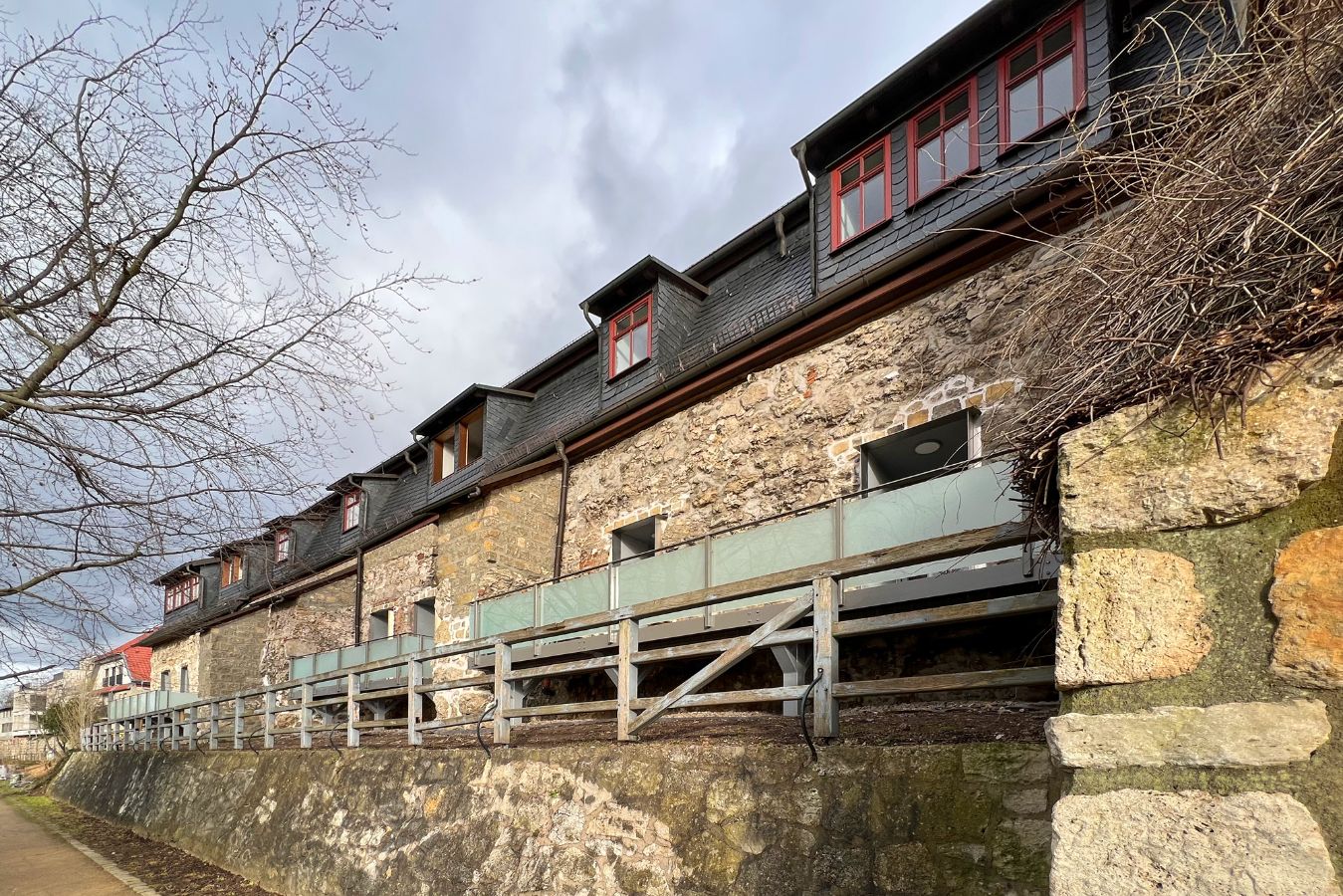 Umbau, Sanierung und Modernisierung Mehrfamilienhaus Büro Stadtmauer Denkmalschutz Nordhausen, Architekt Michael Flagmeyer