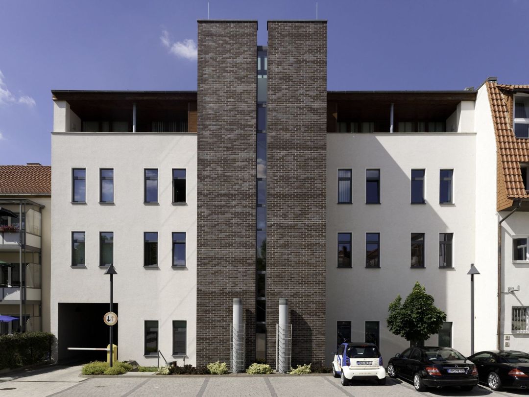 Neubau Nordthüringer Volksbank, Bürogebäude mit Klinkerfassade in Nordhausen, Architekt Michael Flagmeyer