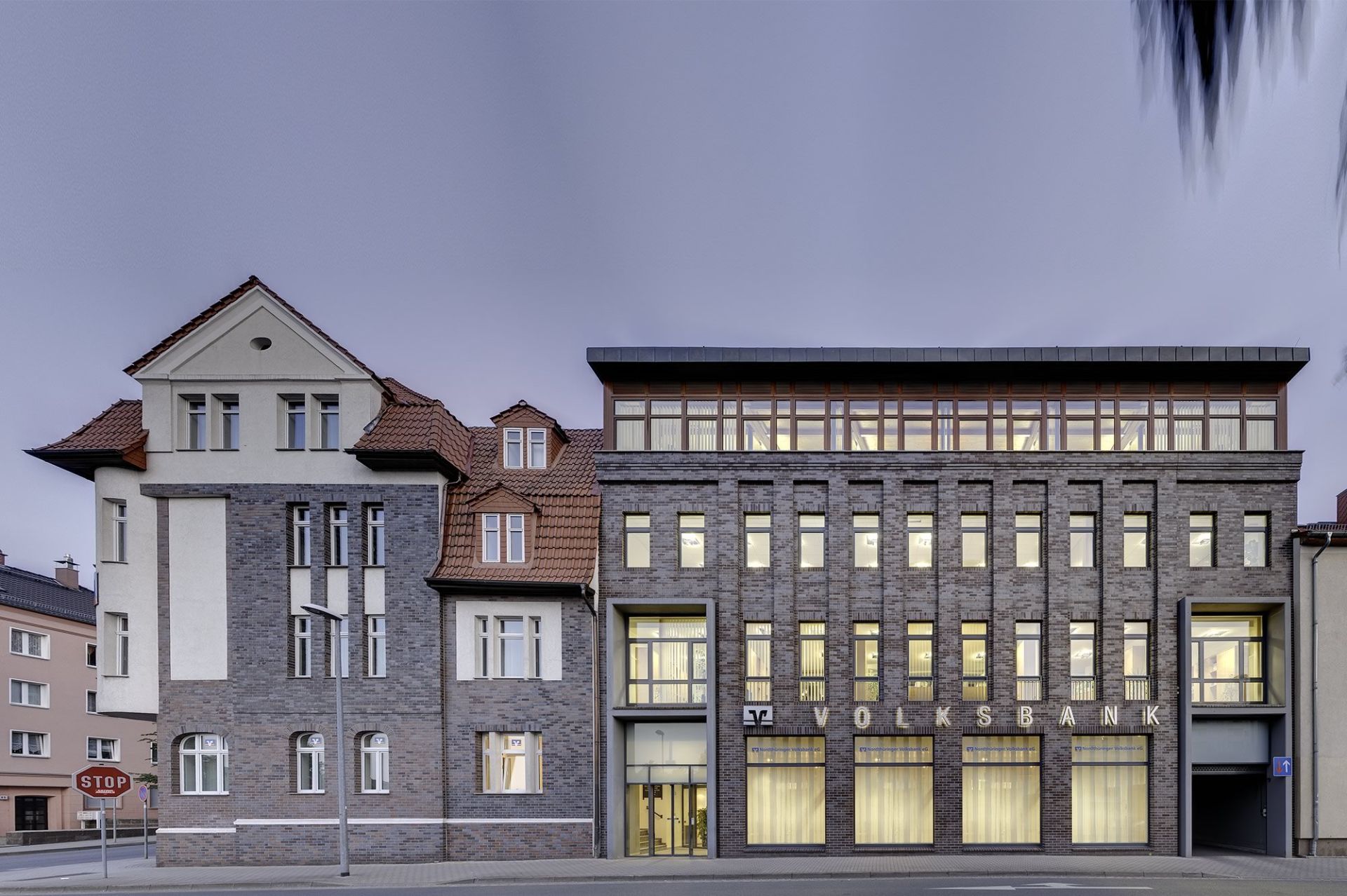 Neubau Nordthüringer Volksbank, Bürogebäude mit Klinkerfassade in Nordhausen, Architekt Michael Flagmeyer